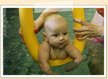 Занятия в бассейне для самых маленьких. Упражнения в бассейне для детей раннего возраста