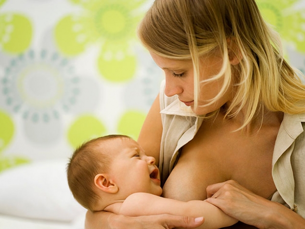 کودک از شیر دادن خودداری می کند