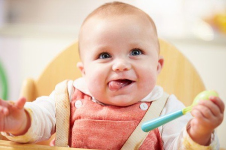 6 महीने के स्तनपान करने वाले बच्चे के लिए मेनू।  कृत्रिम खिला पर छह महीने के बच्चे के आहार की विशेषताएं